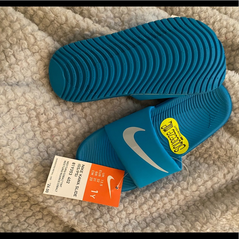 Youth Nike slides 1Y